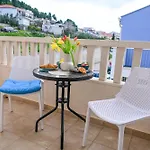 Mba 1 Apartman Omiš